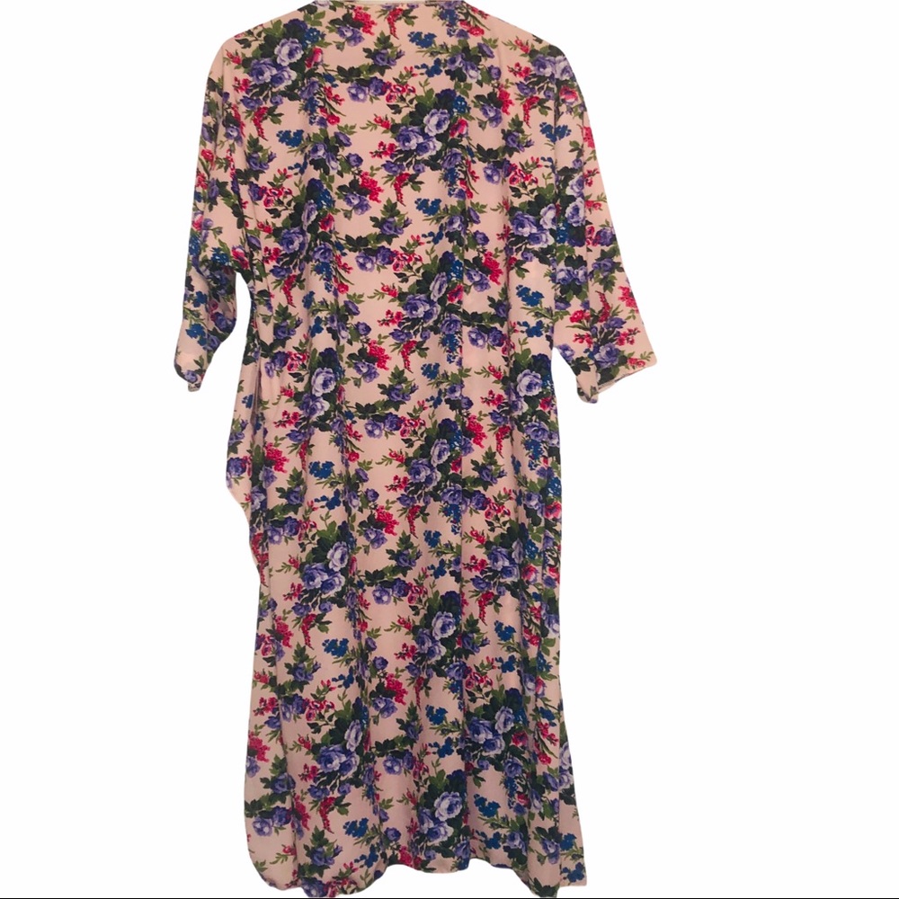 LuLaRoe Medium Pink & Floral Long Shirley Kimono
